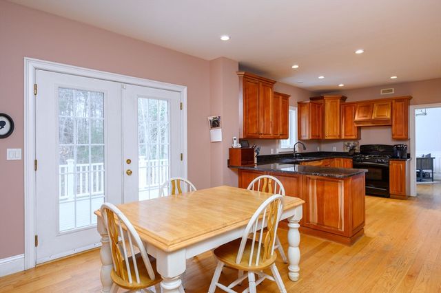 59 Erikson Ln, Pembroke, MA 02359