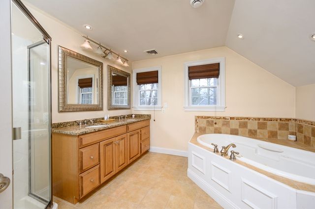 59 Erikson Ln, Pembroke, MA 02359