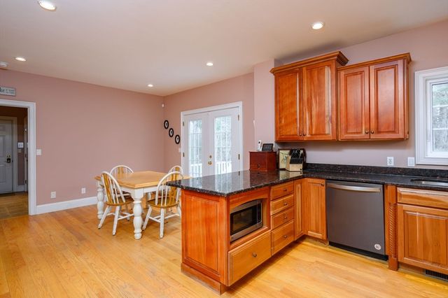 59 Erikson Ln, Pembroke, MA 02359
