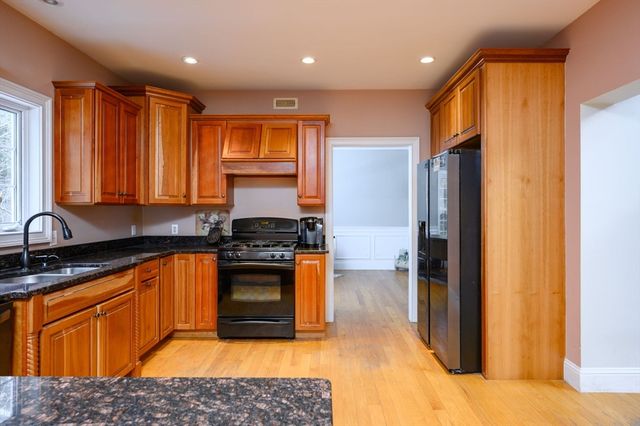 59 Erikson Ln, Pembroke, MA 02359