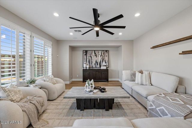 4421 S GRANITE Drive, Chandler, AZ 85249