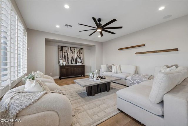 4421 S GRANITE Drive, Chandler, AZ 85249
