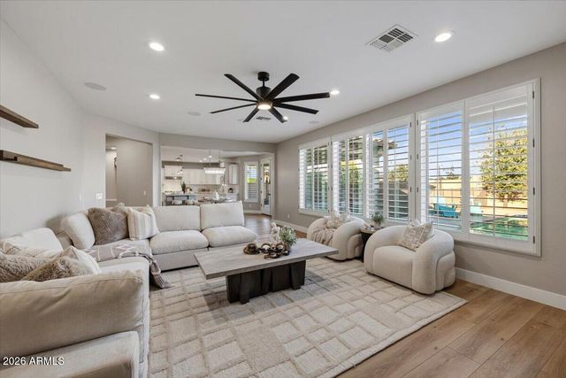 4421 S GRANITE Drive, Chandler, AZ 85249