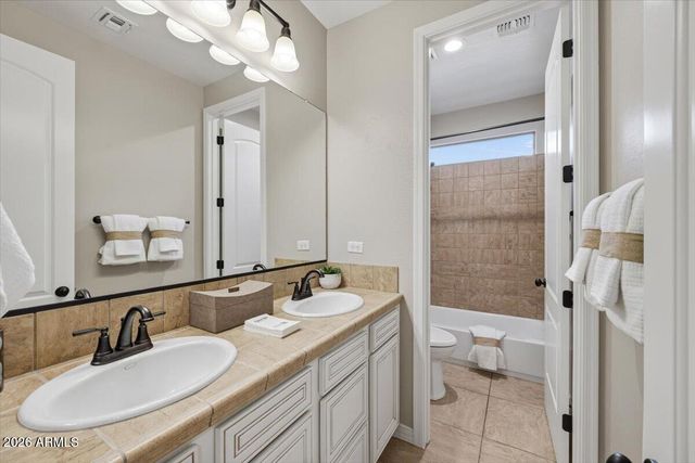4421 S GRANITE Drive, Chandler, AZ 85249