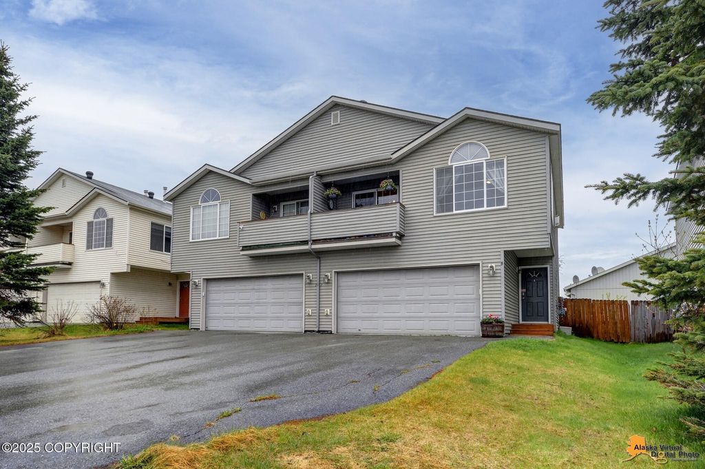 222 Whisper Knoll Circle, #B, Anchorage, AK 99504