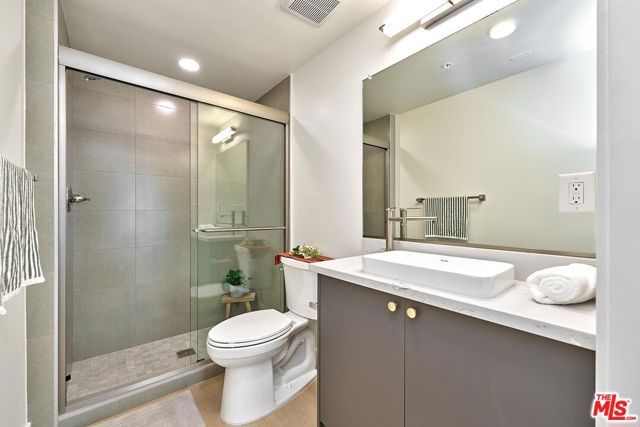 510 S Oxford Avenue 204, Los Angeles, CA 90020