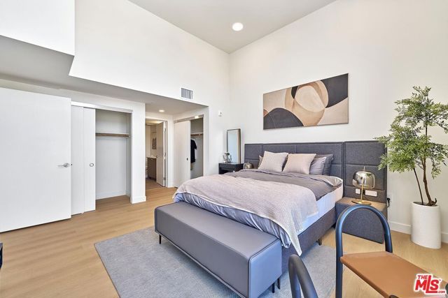 510 S Oxford Avenue 204, Los Angeles, CA 90020
