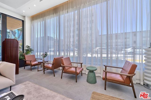 510 S Oxford Avenue 204, Los Angeles, CA 90020