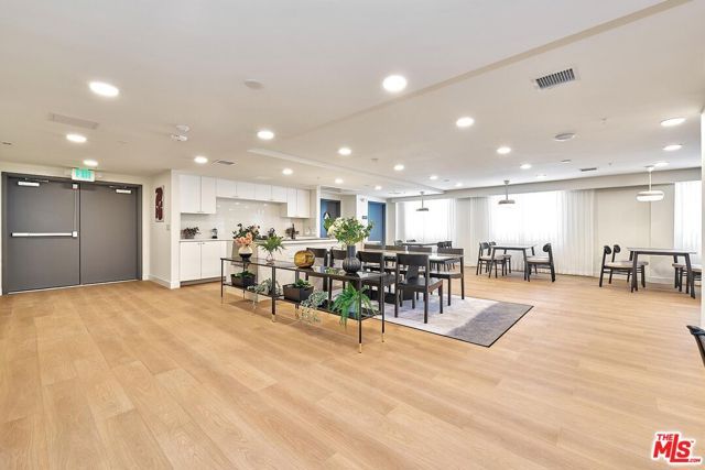 510 S Oxford Avenue 204, Los Angeles, CA 90020