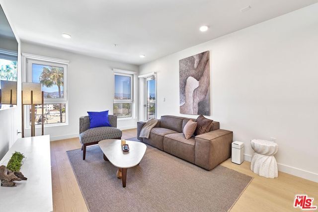 510 S Oxford Avenue 204, Los Angeles, CA 90020
