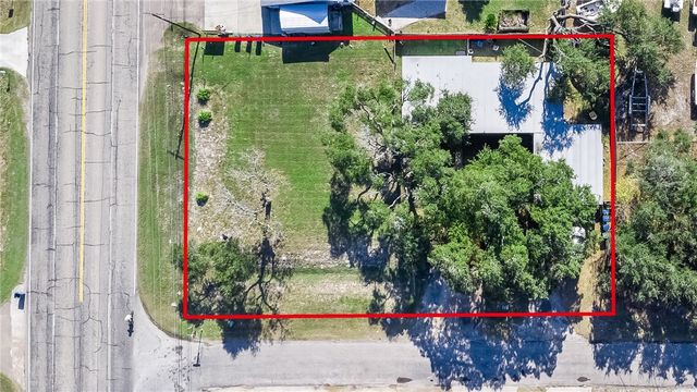 105 W James St A-C, Rockport, TX 78382