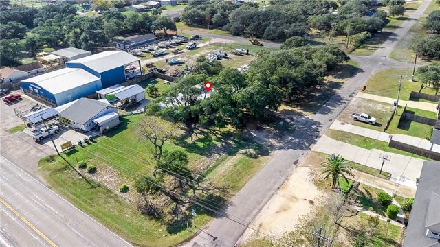 105 W James St A-C, Rockport, TX 78382