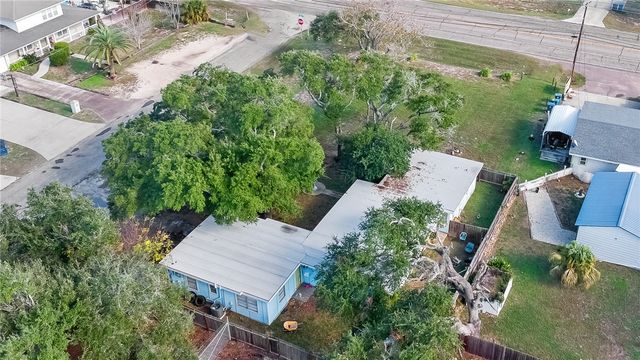 105 W James St A-C, Rockport, TX 78382