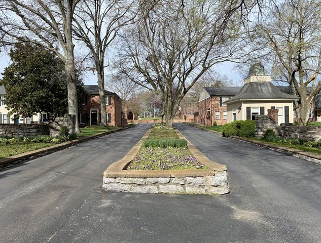 5025 Hillsboro Pike Apt 17I, Nashville, TN 37215