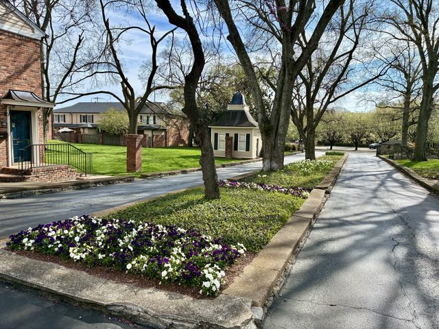 5025 Hillsboro Pike Apt 17I, Nashville, TN 37215