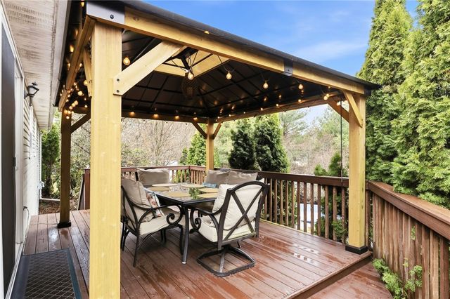 4 Melrose Drive, Coventry, RI 02816