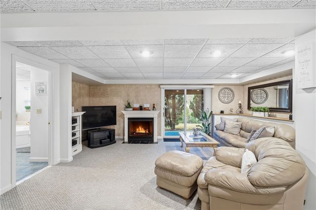 4 Melrose Drive, Coventry, RI 02816