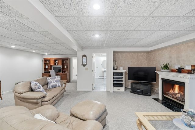 4 Melrose Drive, Coventry, RI 02816