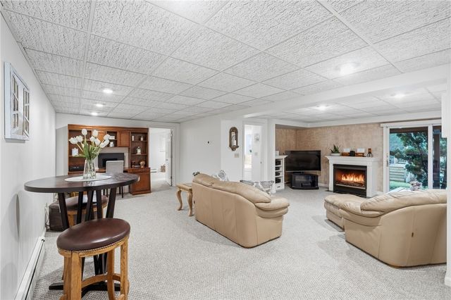 4 Melrose Drive, Coventry, RI 02816