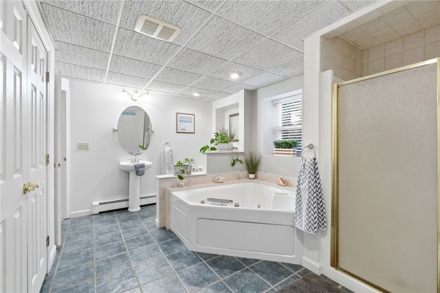 4 Melrose Drive, Coventry, RI 02816