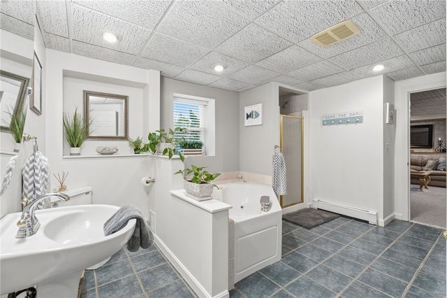 4 Melrose Drive, Coventry, RI 02816