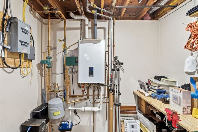 4 Melrose Drive, Coventry, RI 02816