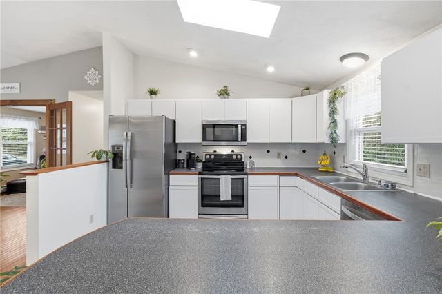 4 Melrose Drive, Coventry, RI 02816