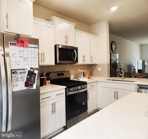 2065 HINSHAW DR, Odenton, MD 21113