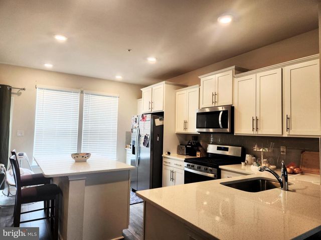 2065 HINSHAW DR, Odenton, MD 21113