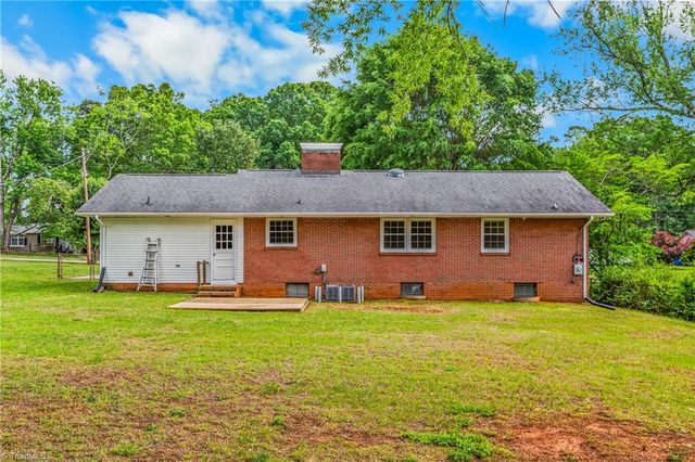 3915 Talcott Avenue, Winston-salem, NC 27106