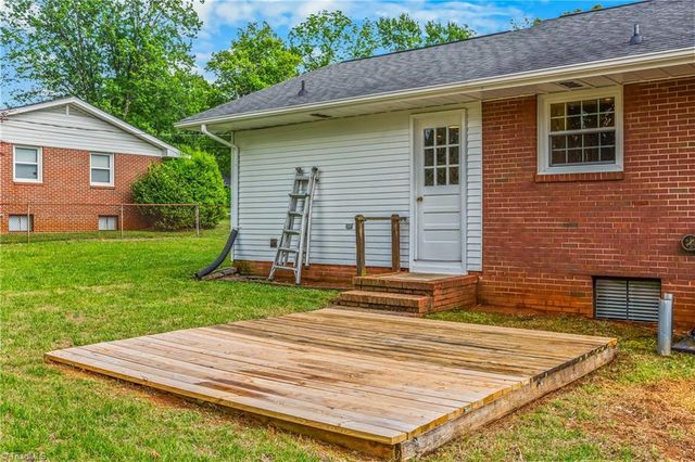 3915 Talcott Avenue, Winston-salem, NC 27106
