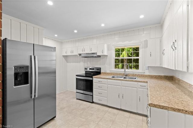 3915 Talcott Avenue, Winston-salem, NC 27106