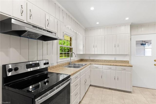 3915 Talcott Avenue, Winston-salem, NC 27106