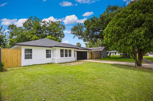 12406 Palmbeach Street, Houston, TX 77034