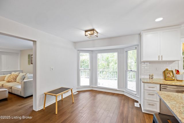 5107 Glen Cove Rd, La Grange, KY 40031