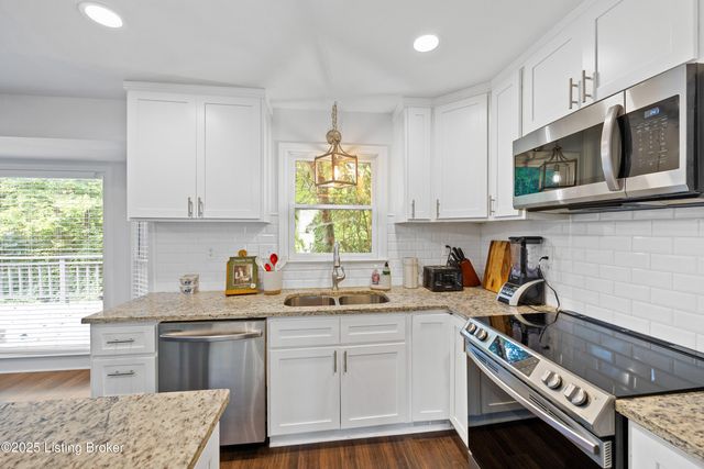 5107 Glen Cove Rd, La Grange, KY 40031