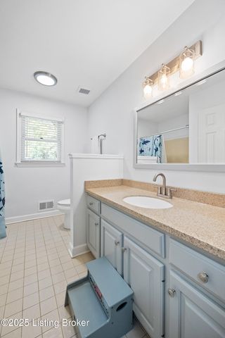 5107 Glen Cove Rd, La Grange, KY 40031