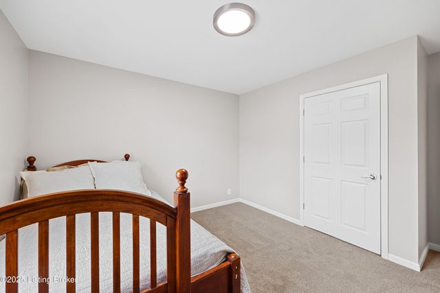 5107 Glen Cove Rd, La Grange, KY 40031