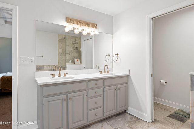 5107 Glen Cove Rd, La Grange, KY 40031