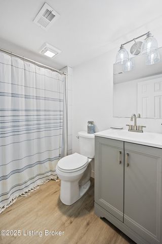 5107 Glen Cove Rd, La Grange, KY 40031