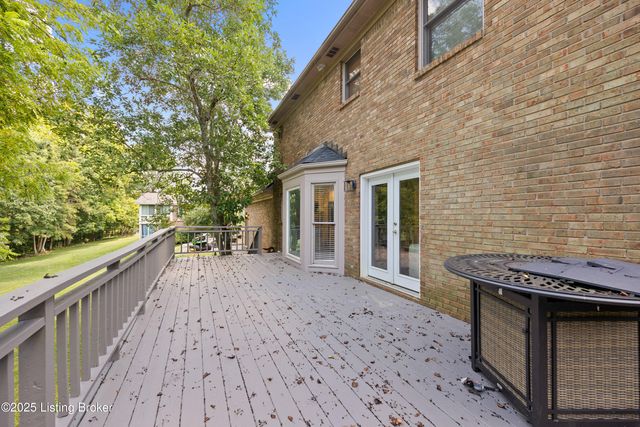 5107 Glen Cove Rd, La Grange, KY 40031