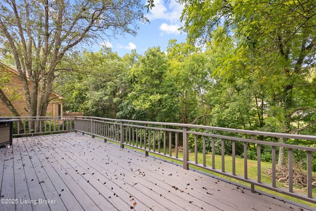 5107 Glen Cove Rd, La Grange, KY 40031