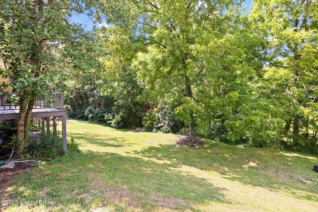 5107 Glen Cove Rd, La Grange, KY 40031