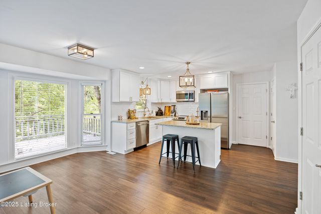 5107 Glen Cove Rd, La Grange, KY 40031