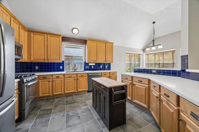 3211 Ivory Pointe Drive, League City, TX 77573