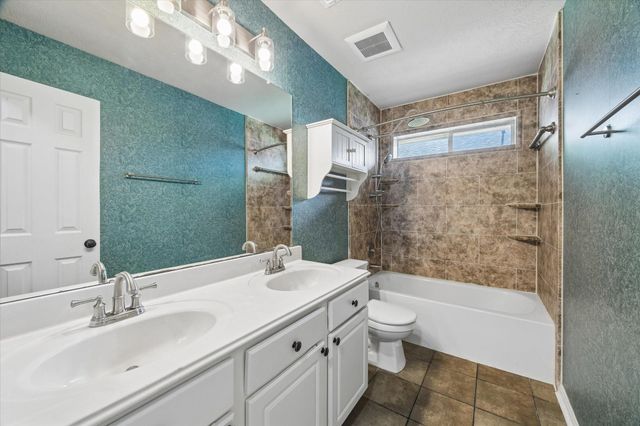 3211 Ivory Pointe Drive, League City, TX 77573