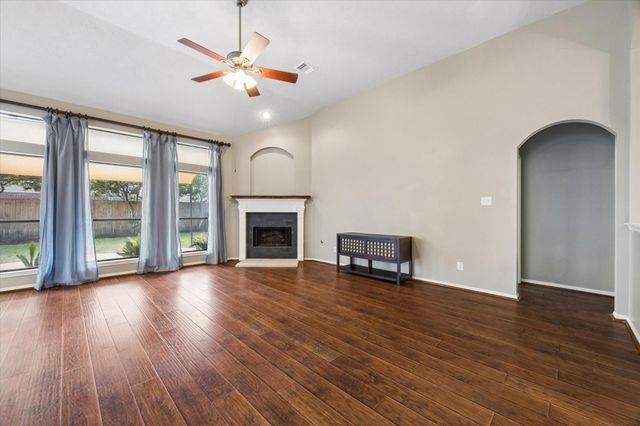 3211 Ivory Pointe Drive, League City, TX 77573