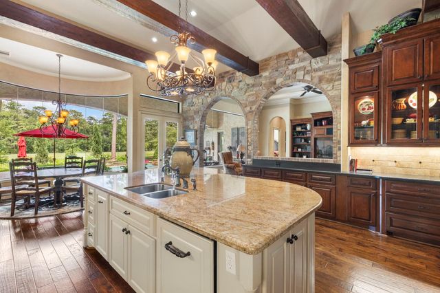 38 Post Shadow Estate Drive, Spring, TX 77389