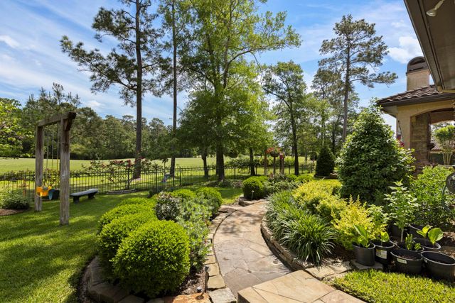 38 Post Shadow Estate Drive, Spring, TX 77389