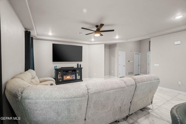 356 PLATEAU Drive, Socorro, TX 79927